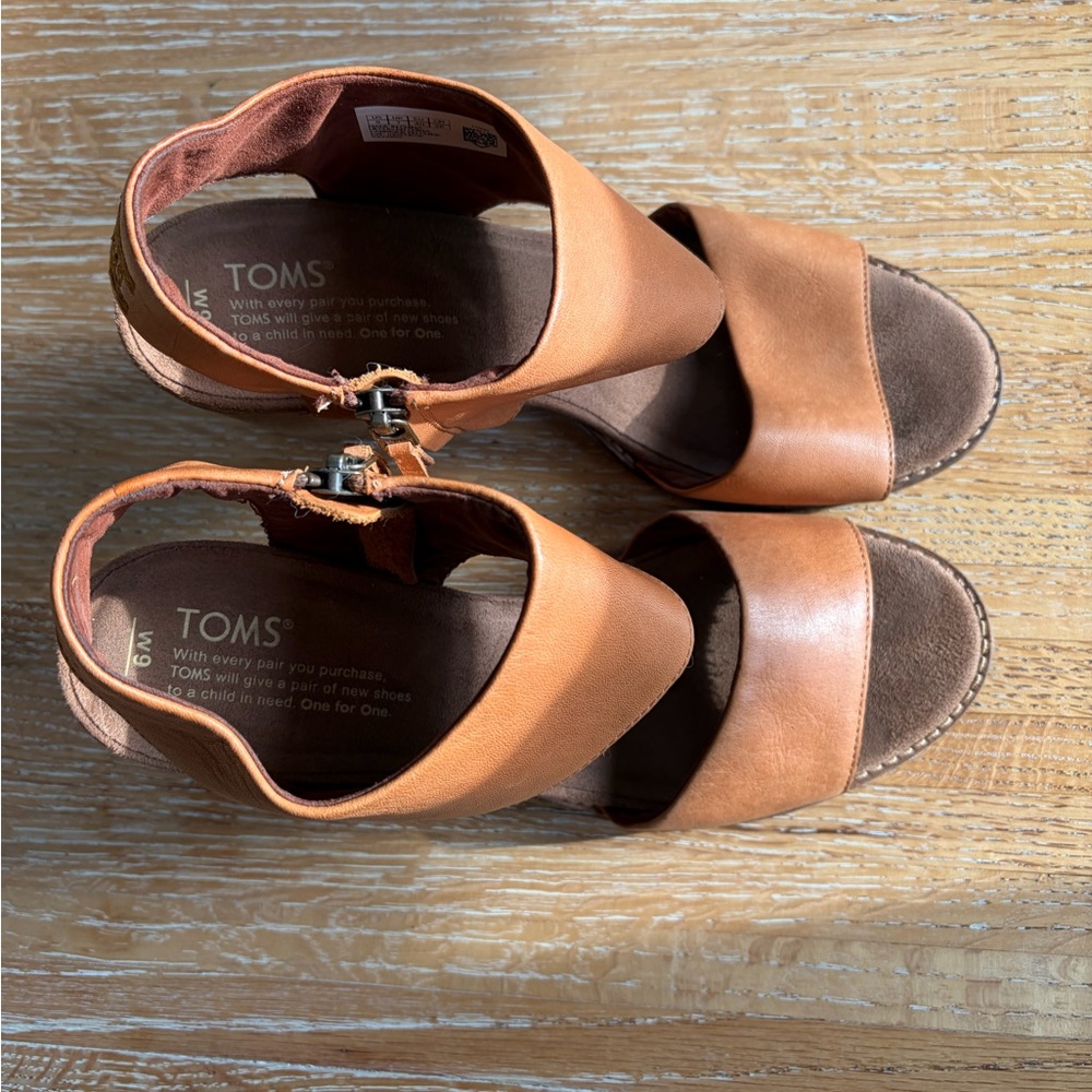 TOMS Women's Brown Leather Sandals